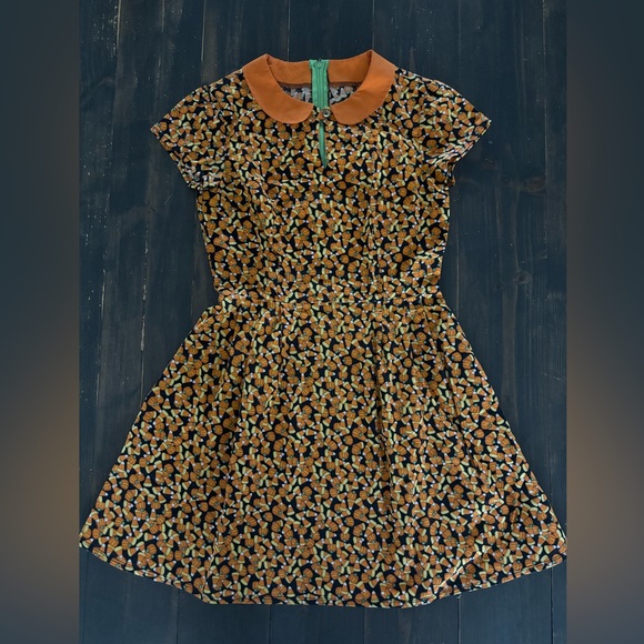 Halloween Candy Corn dress with pockets! OOAK M - Picture 3 of 7